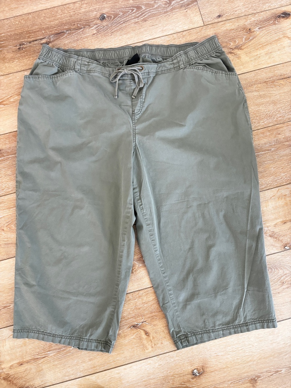 Lane Bryant Capri Cropped Pants Womens Size 24 Green Comfort Stretch Drawstring